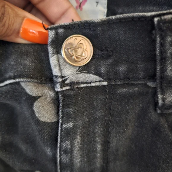 Beautees Black and Gray Stylish Butterfly Jeans - Picture 6 of 6